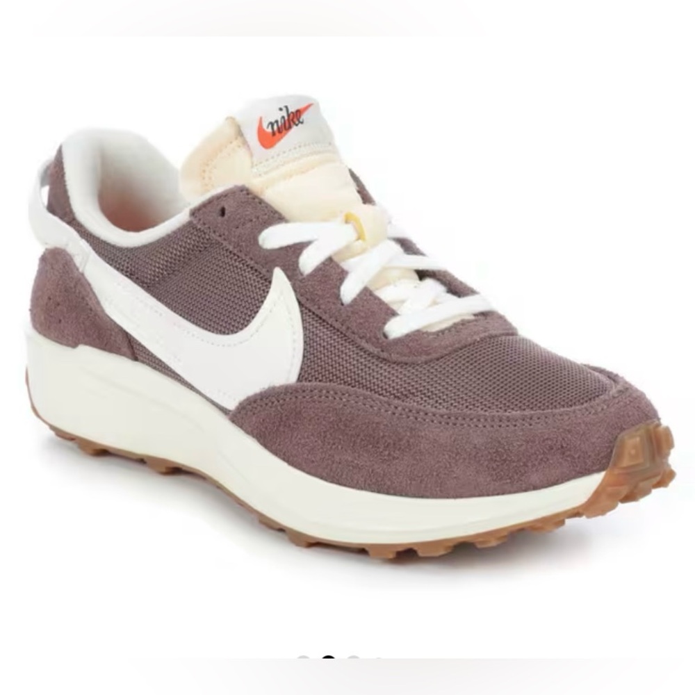 Nike Women's waffle rare plum color